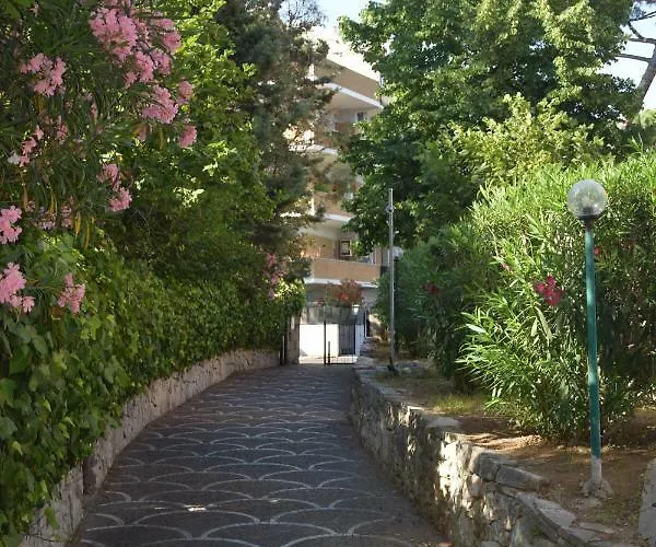 Eva's House